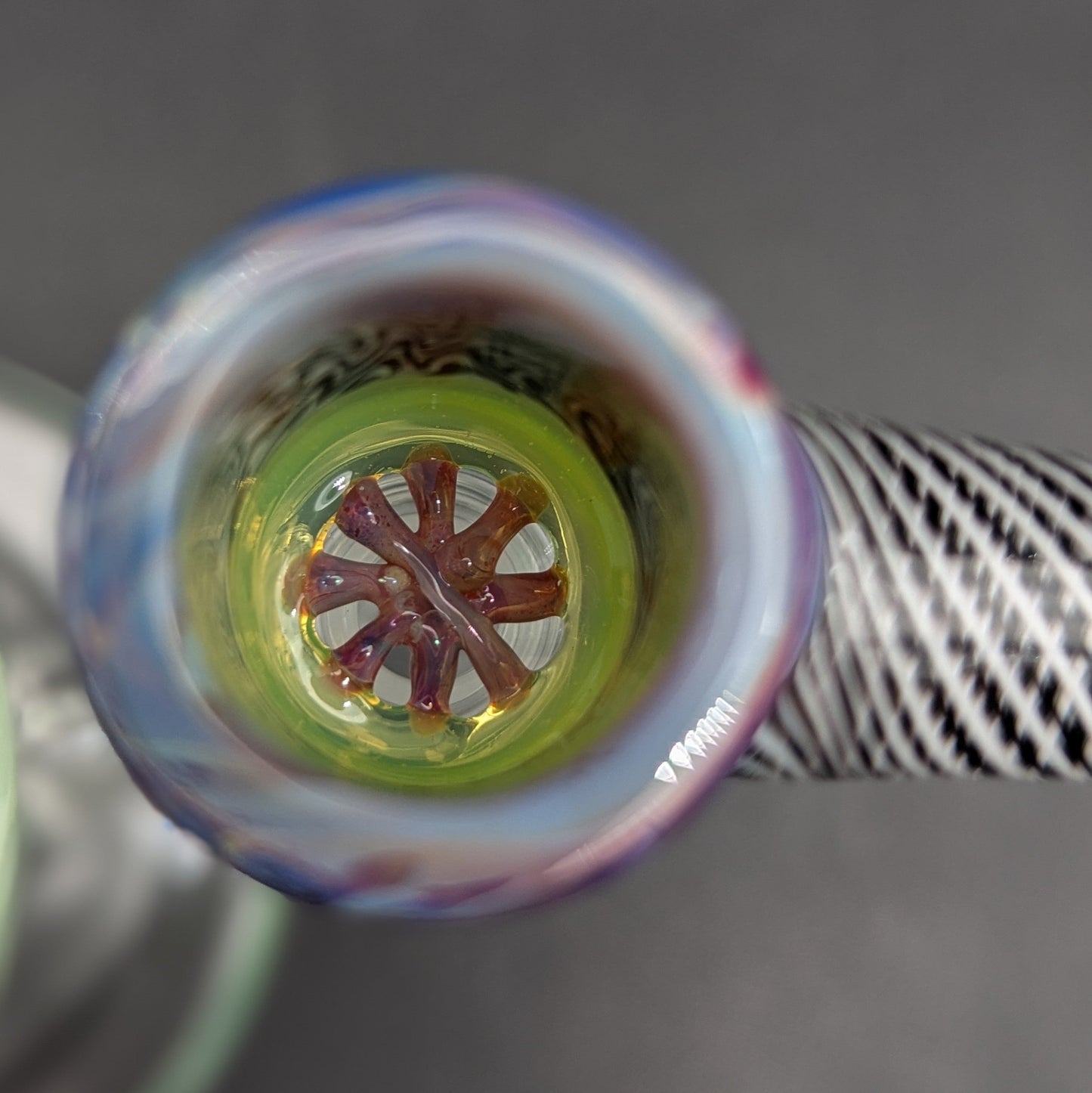 14mm Hittn Glass XL Handle Screened Bowl-Avernic Smoke Shop