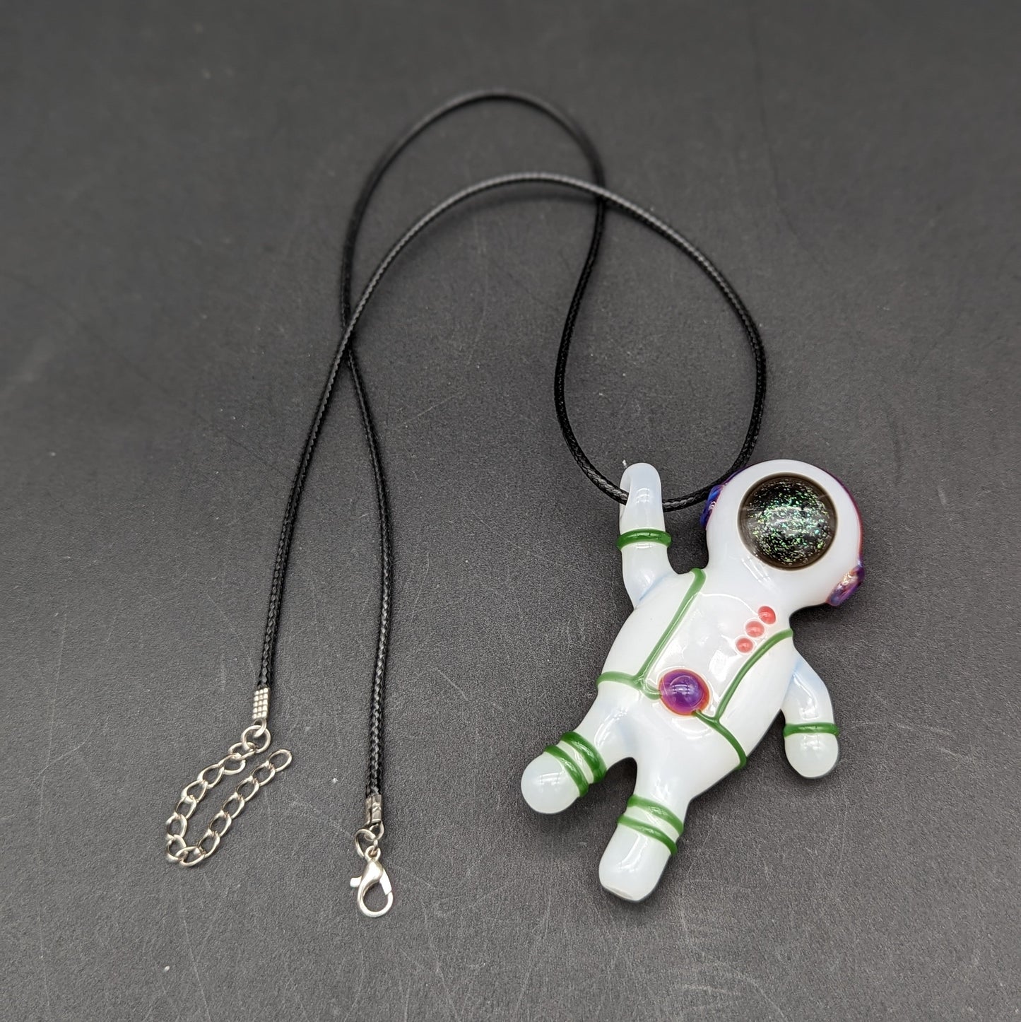 3.2" Spaceman Necklace Hand Pipe