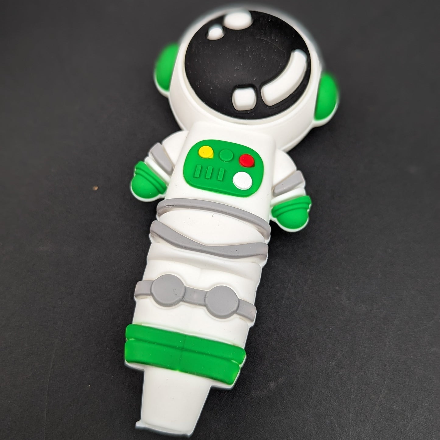 Astronaut Silicone Pipe w/ Glass Screen