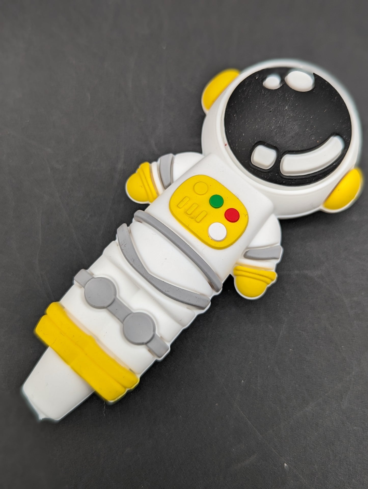 Astronaut Silicone Pipe w/ Glass Screen