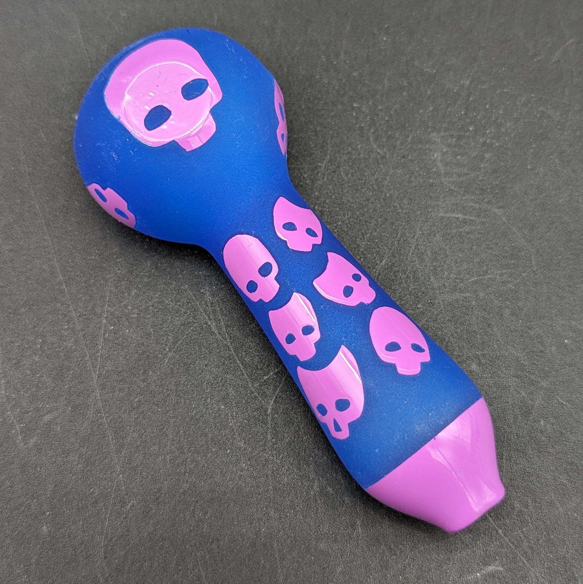 4" Sandblasted Skulls Hand Pipe-Avernic Smoke Shop