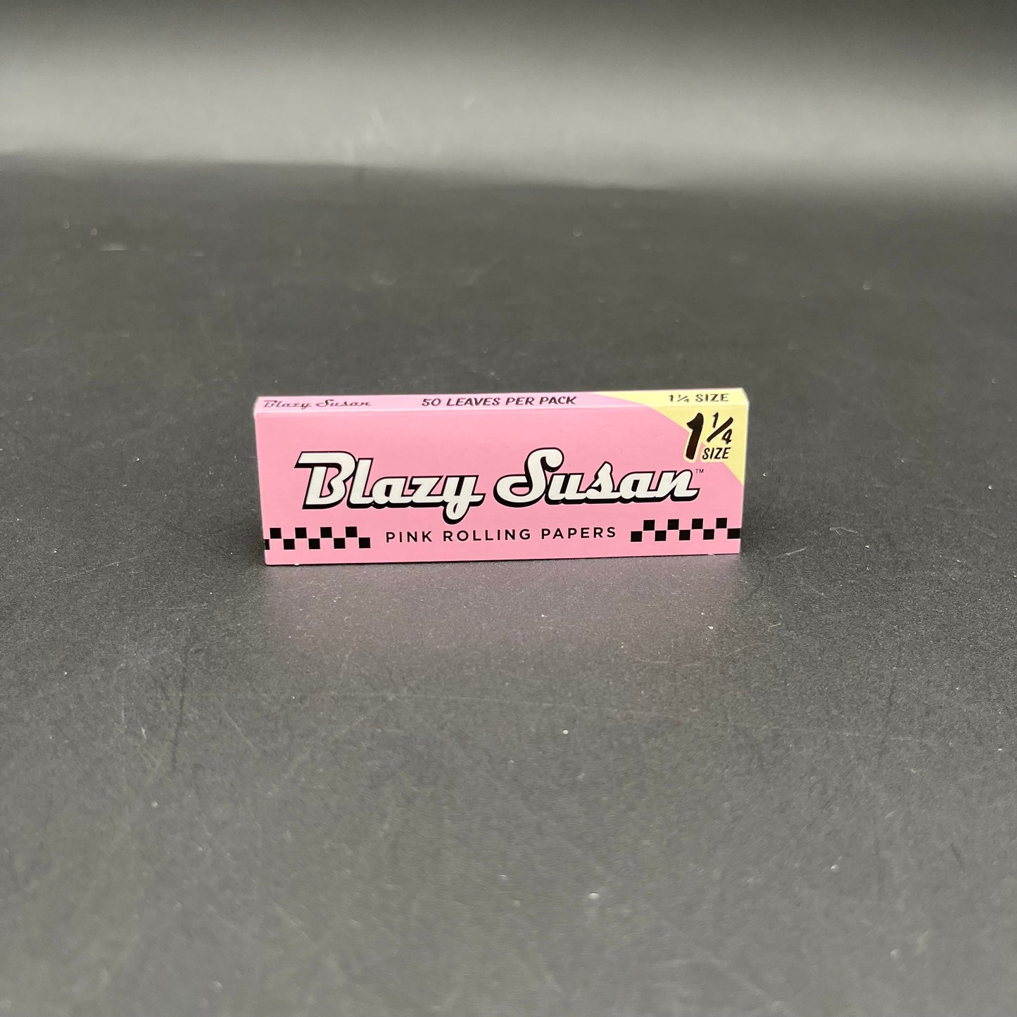 Blazy Susan Pink Rolling Papers | 1 1/4" | 50pc-Avernic Smoke Shop