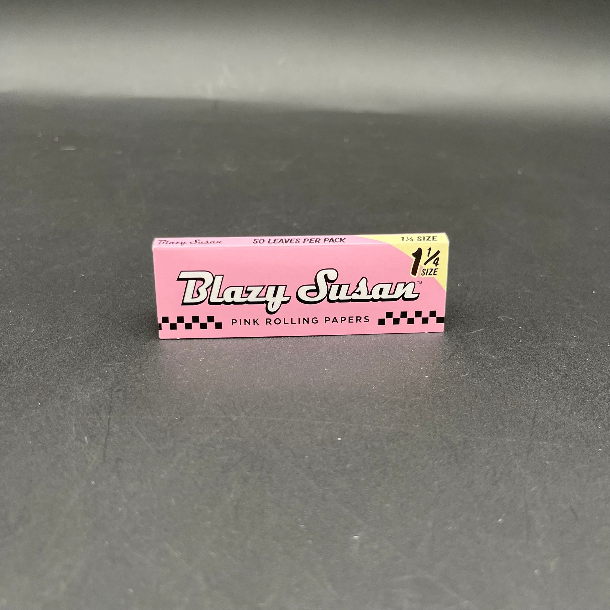 Blazy Susan Pink Rolling Papers | 1 1/4" | 50pc-Avernic Smoke Shop