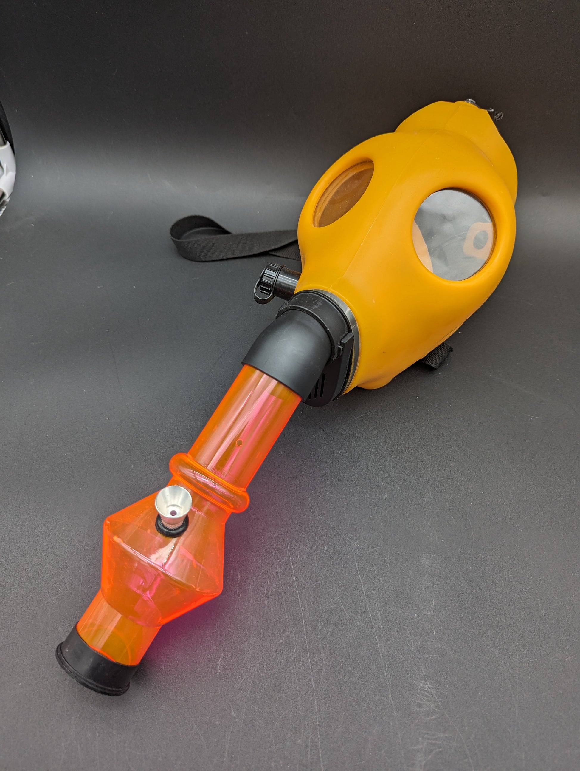 Gas Mask With Water Bong-Avernic Smoke Shop