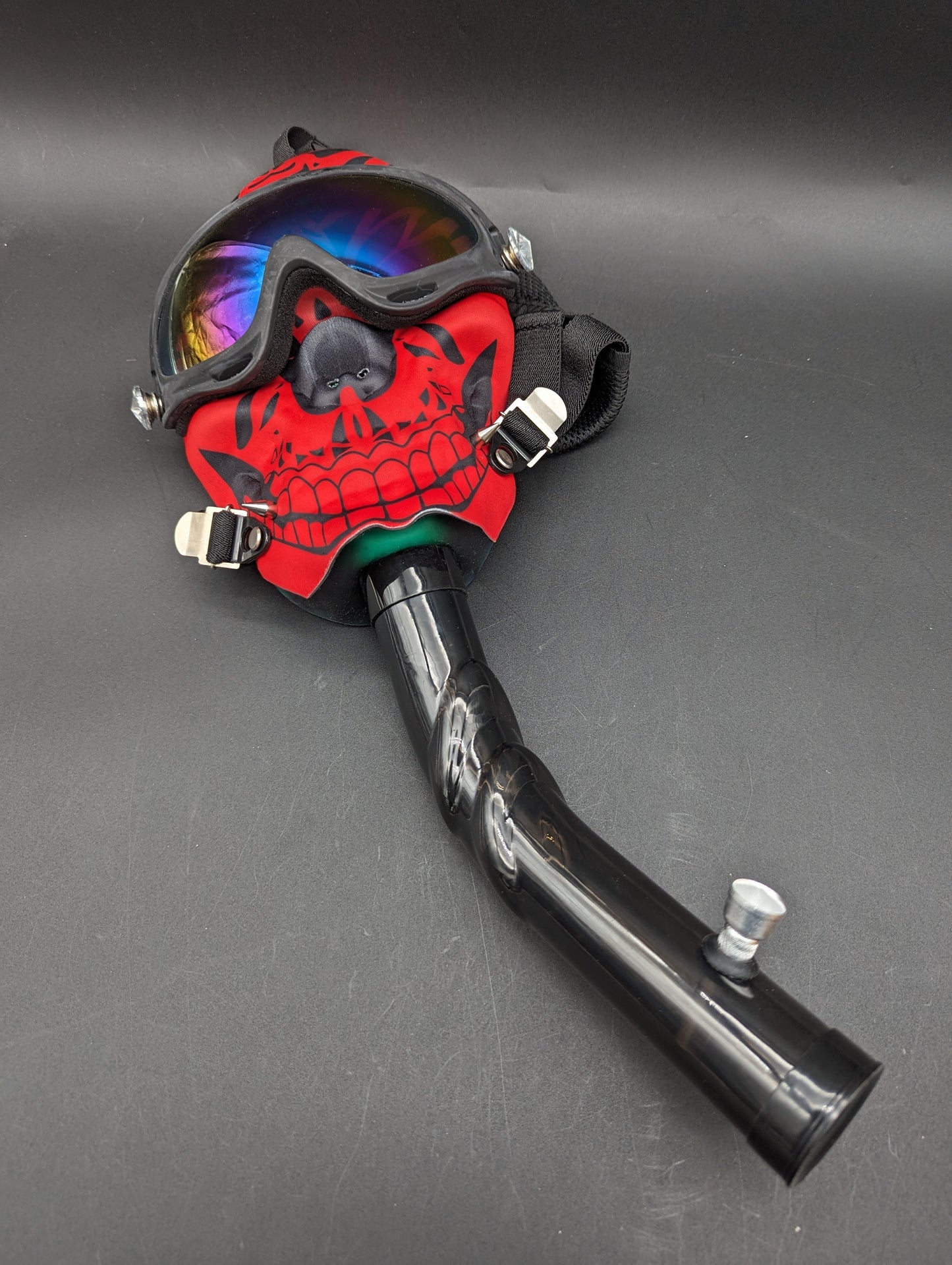 Gas Mask With Water Bong-Avernic Smoke Shop