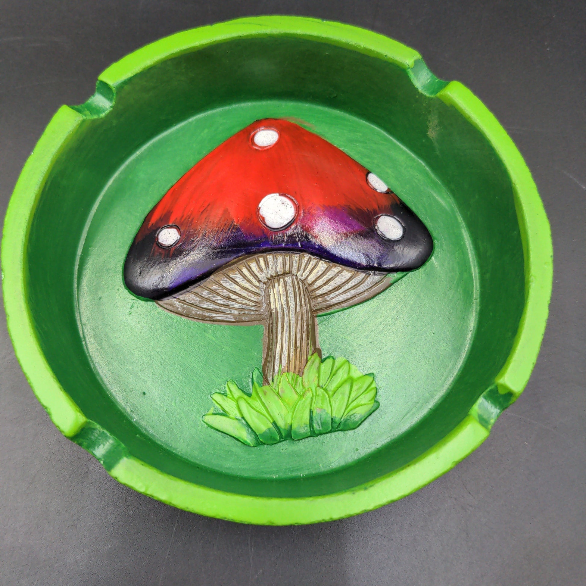 Mushroom Round Polyresin Ashtray | 4.25" - Avernic Smoke Shop