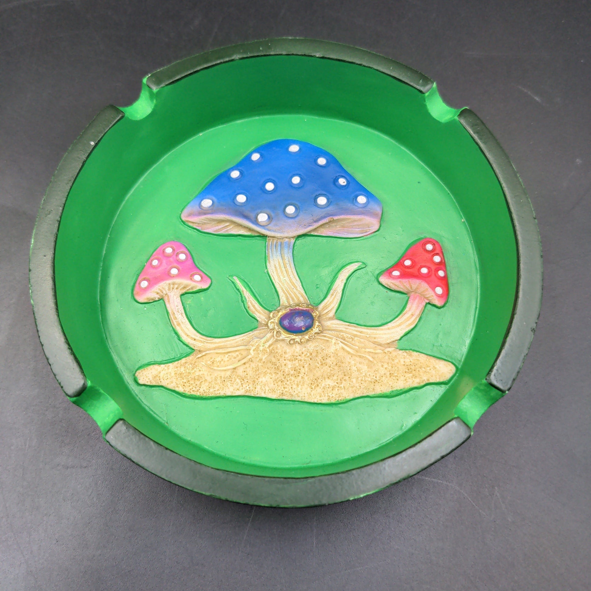 Mushroom Round Polyresin Ashtray | 4.25" - Avernic Smoke Shop