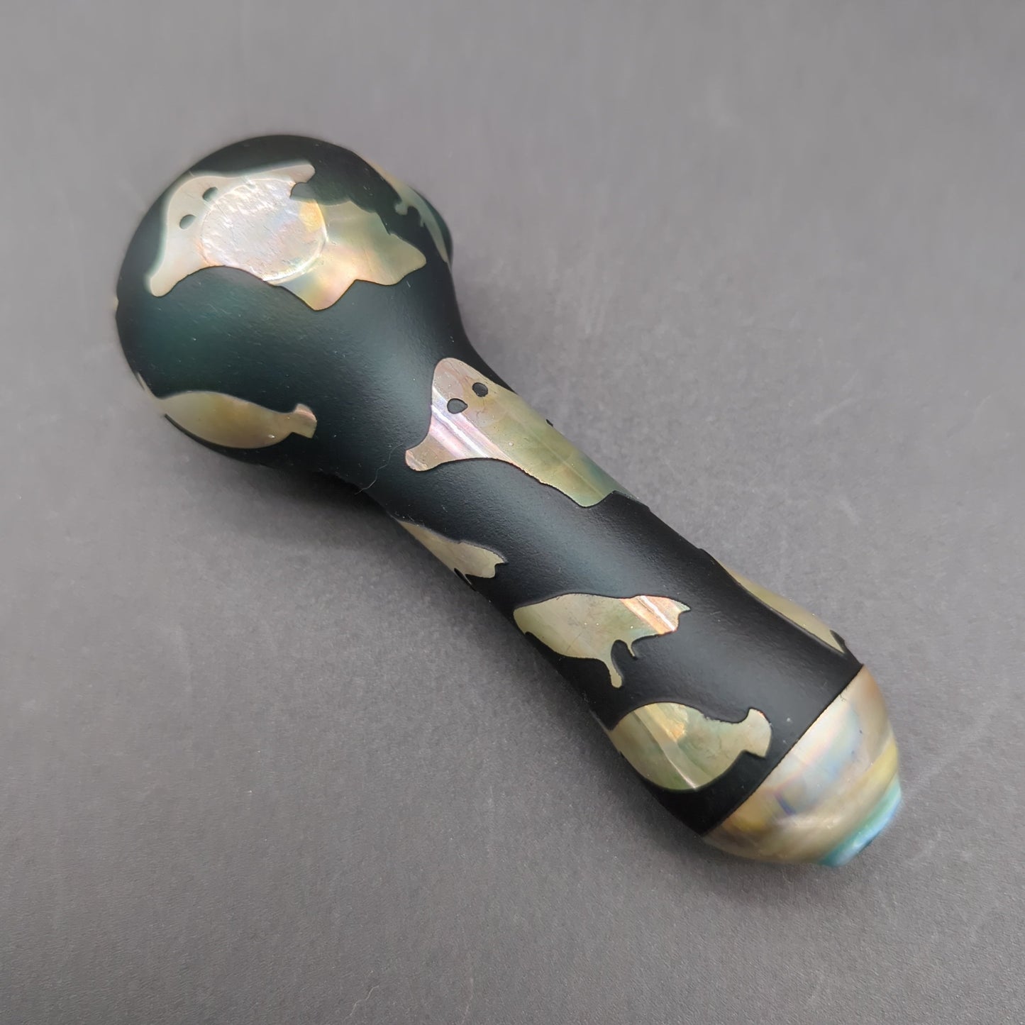 4.3" Metallic Glass Pipe w/ Built in Screen