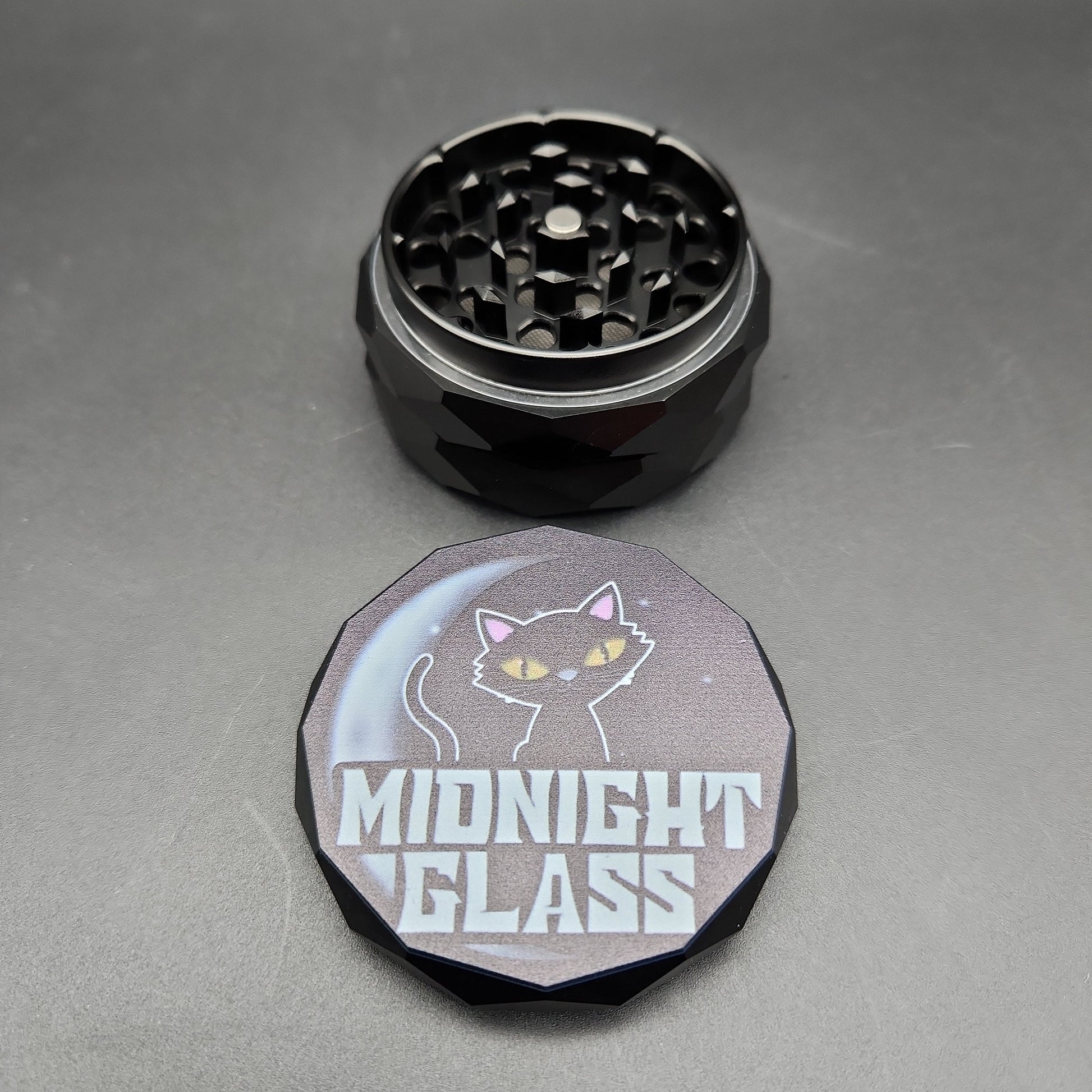 Midnight Glass Diamond Carved Grinders - Black