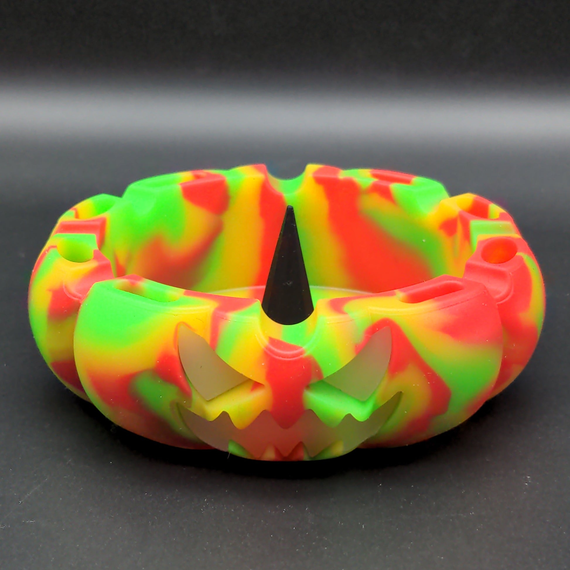 Pumpkin Silicone Ashtray w/ Poker - Rasta