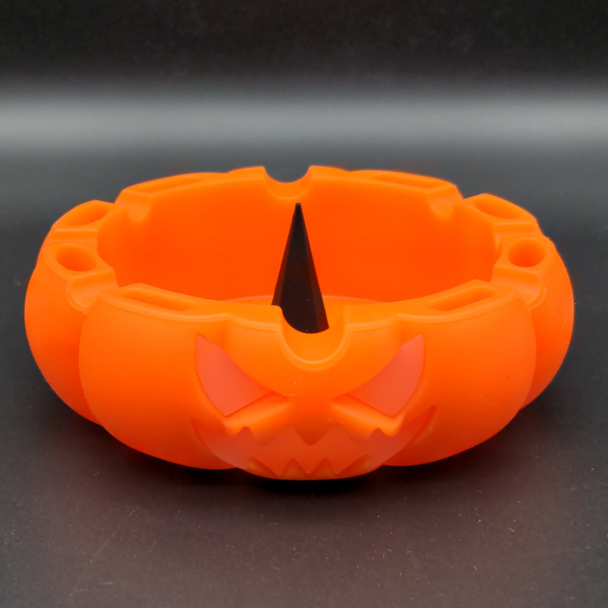 Pumpkin Silicone Ashtray w/ Poker - Orange